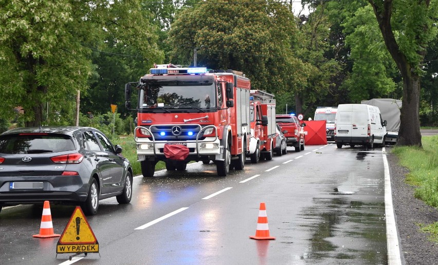 Gm. Nowy Staw. Tragiczny wypadek na drodze krajowej nr 55. Zginęły dwie osoby