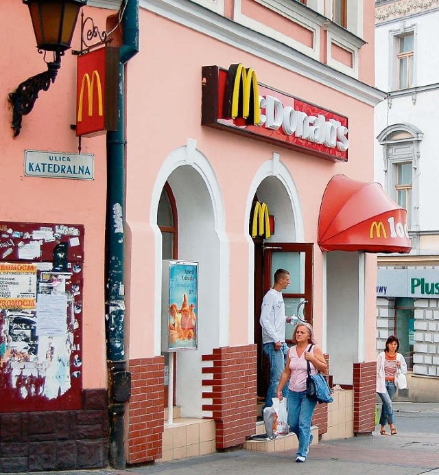 W tarnowskiej kurii, do której należy kamienica, nie wiedzą jeszcze kto zajmie miejsce McDonalds'a