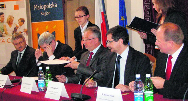 Podpisane w poniedziałek w Tarnowie porozumienie ma niebawem ułatwić ubieganie się o unijne dofinansowanie budowy spalarni