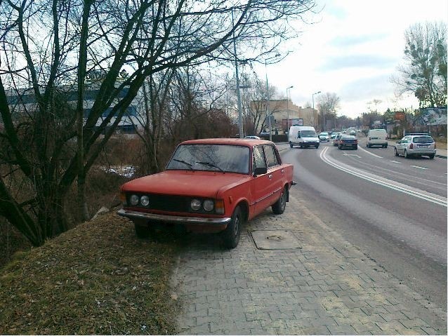 Wrocław: Trudna sztuka parkowania. Straż miejska publikuje kolejne zdjęcia 