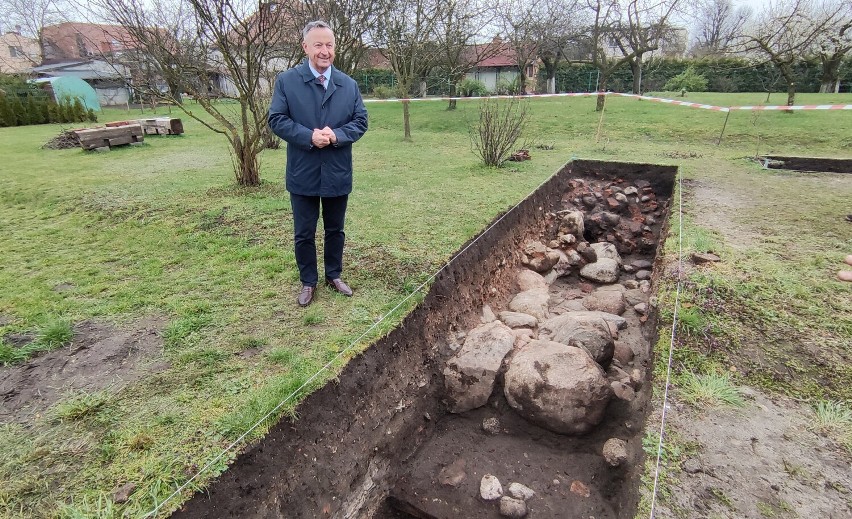 Zamek nad Wolbórką w Wolborzu - archeolodzy odkryli zabudowę...
