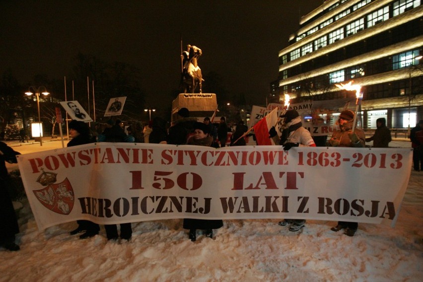 Wrocław: Prawicowy marsz z pochodniami. Chcą nowego powstania (ZDJĘCIA)