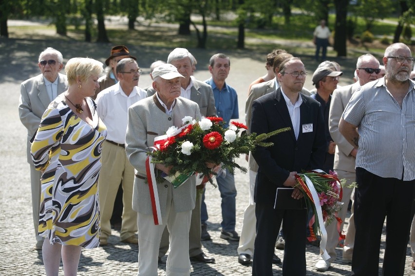 1 maja: Członkowie SLD złożyli kwiaty w Katowicach [ZDJĘCIA i WIDEO]