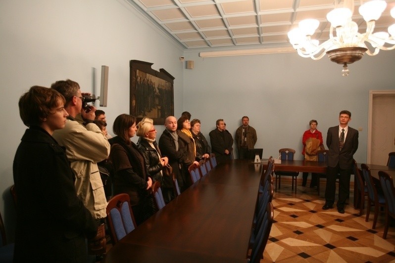 Nocne zwiedzanie gmachu Urzędu Wojewódzkiego w Katowicach FILM