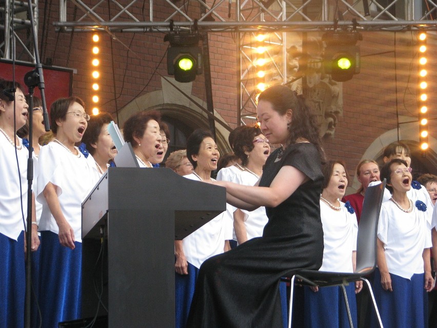 Koncert japońskiego chóry Oruri na Gwarkach