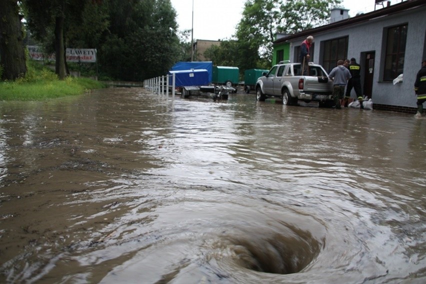 Złotoryję zalewa potok, Zagrodno tonie (ZDJĘCIA)