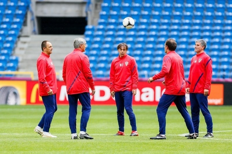 Chorwaci trenują przed meczem z Włochami na stadionie w...