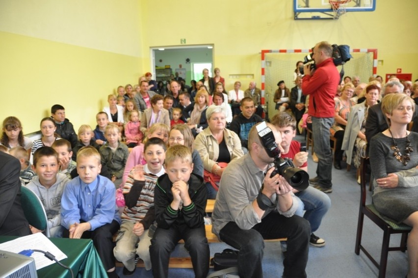 Zjazd absolwentów w szkole w Szczepocicach [ZDJĘCIA]