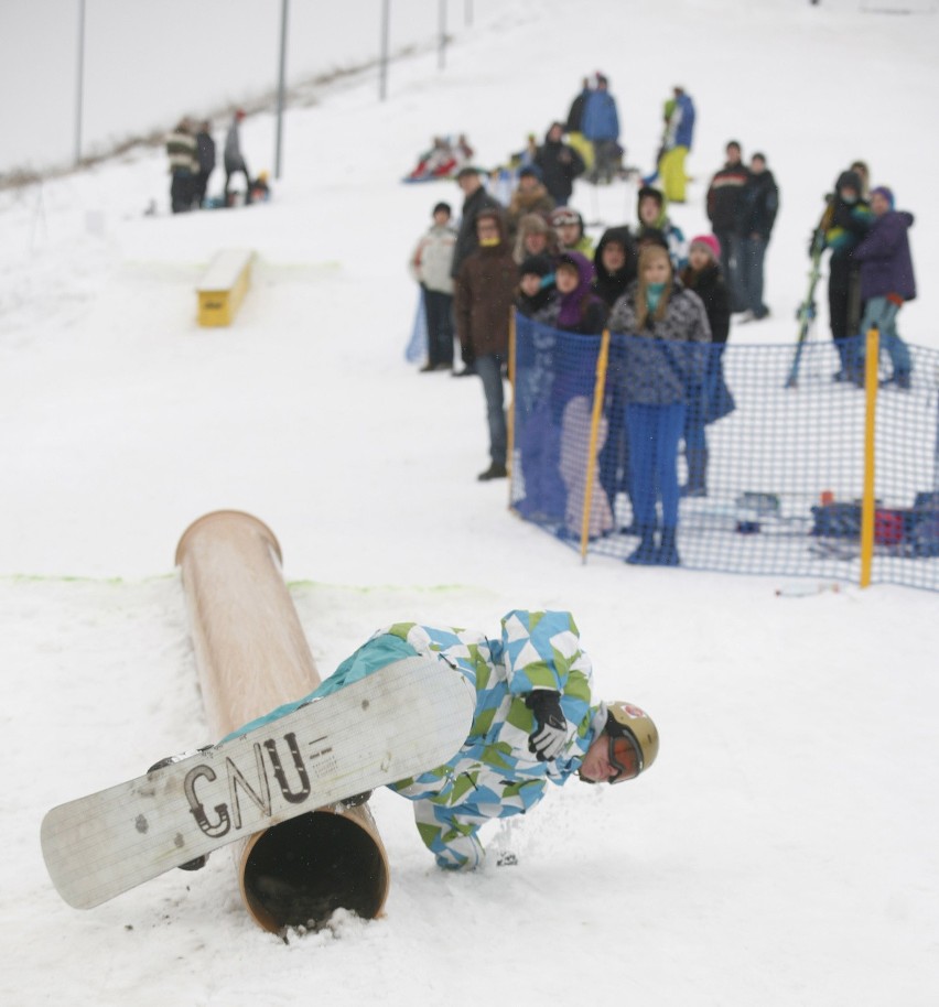 Rzutem na taśmę przed wiosną - zawody snowboardowe w Sosnowcu [ZDJĘCIA]