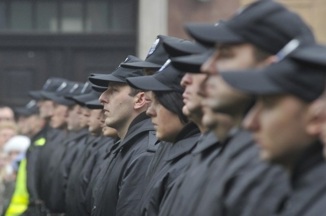 Policjanci krótko po przysiędze będą dbać o nasze bezpieczeństwo podczas EURO 2012.