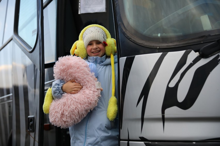 Autokary z dziećmi z domu dziecka z Ukrainy zatrzymały się w...