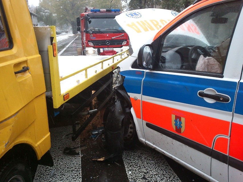 Wypadek karetki na Lutomierskiej w Łodzi