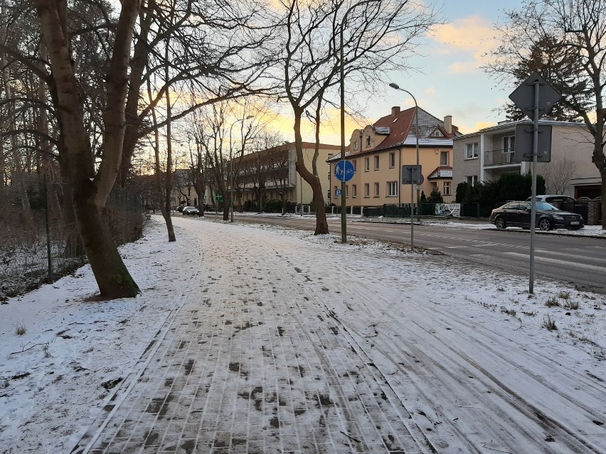 Firma ze Stargardu odśnieżająca drogi w Świnoujściu...