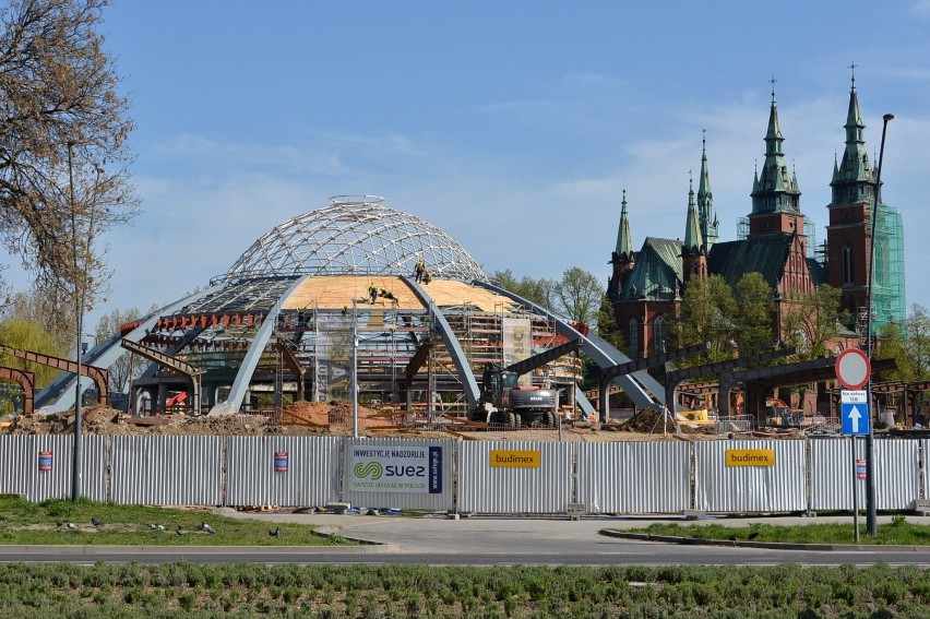 Na kopule słynnego dworca PKS w Kielcach już robią dach!