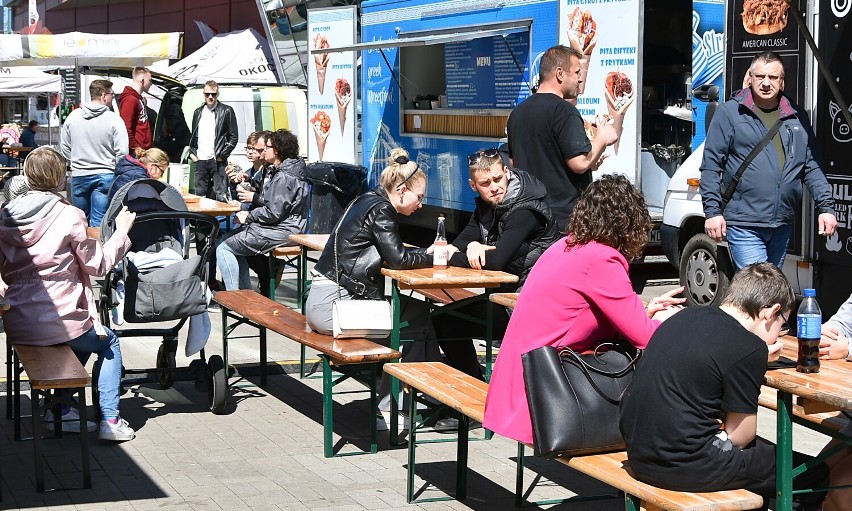 Food trucki ponownie zaparkowały przy CH Atrium Kasztanowa w Pile. Zobaczcie zdjęcia