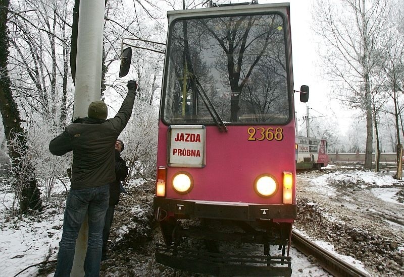 Jak zmieścić tramwaj między słupami? Podziel się pomysłem