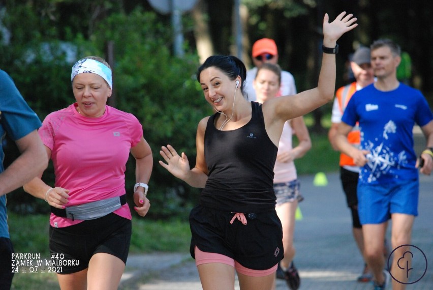 Parkrun Zamek w Malborku po okrągłej edycji. Możesz dołączyć w każdą sobotę, żeby poruszać się na dystansie 5 km