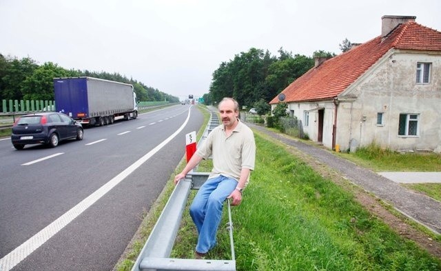 Tak blisko trasy szybkiego ruchu nie da się mieszkać - mówi Marian Wajcht.