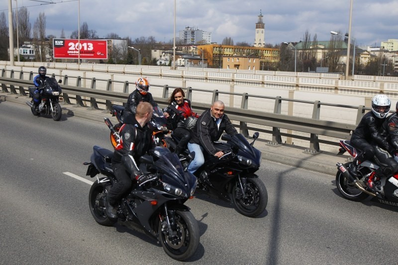 Parada motocykli w Poznaniu z okazji otwarcia sezonu.