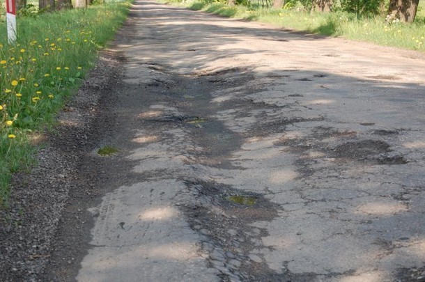 Mątowskie Pastwiska-Benowo - to na pewno jedna z najgorszych dróg w naszym powiecie