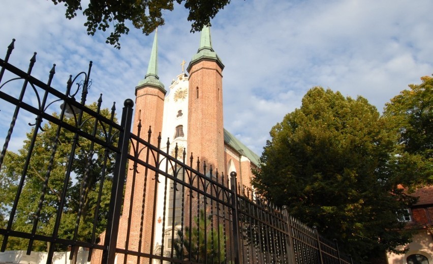 Gdańsk: Dług archidiecezji gdańskiej wobec banku. Zespół katedralny nie może zostać zlicytowany?