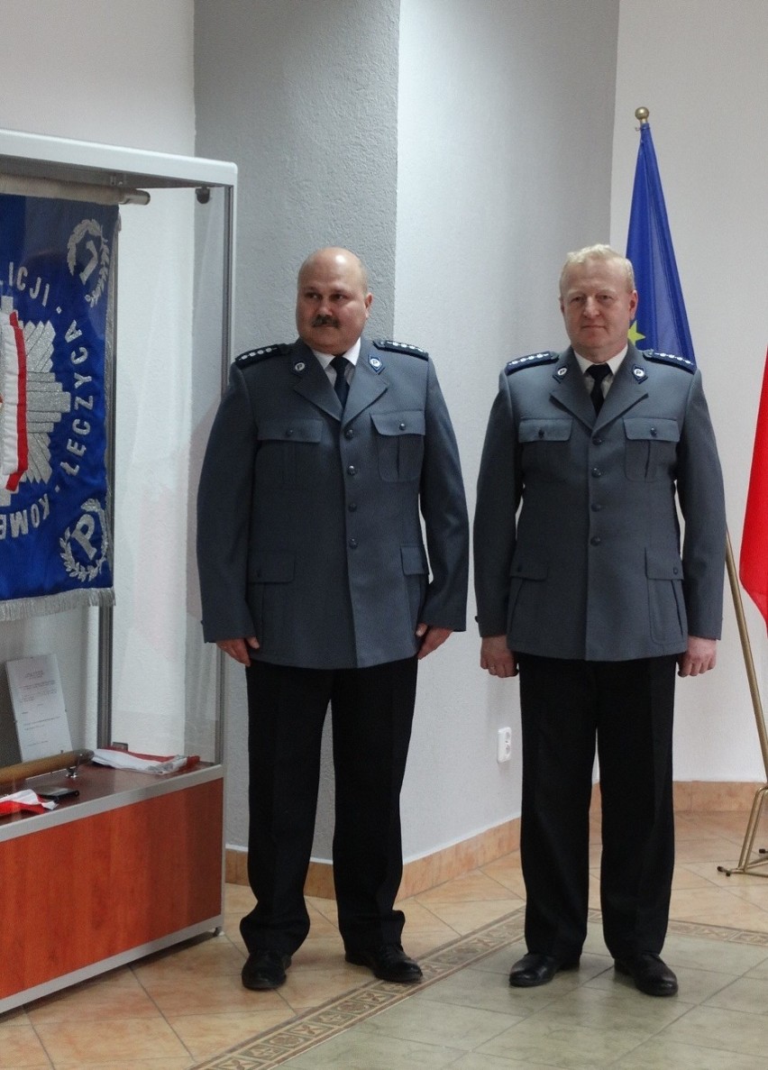 Dwóch funkcjonariuszy łęczyckiej policji przeszło na emeryturę [ZDJĘCIA]