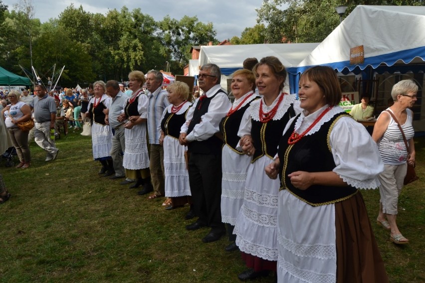 Święto patrona miasta i Dzień Pszczelarza w Pelplinie. Było smacznie i wesoło. ZDJĘCIA