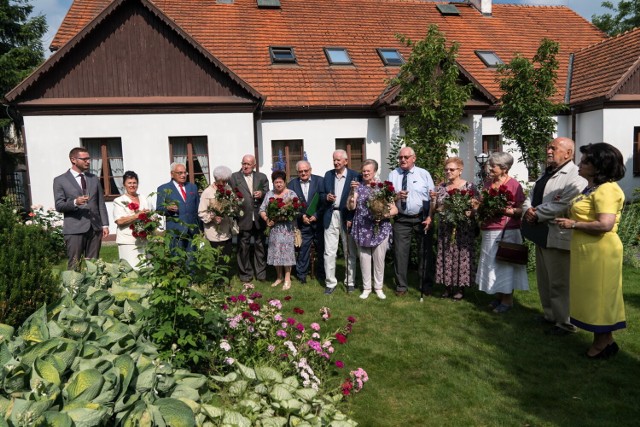 Małżonkowie obchodzący 55. i 60. rocznice ślubu zostali odznaczeni w USC w Koninie