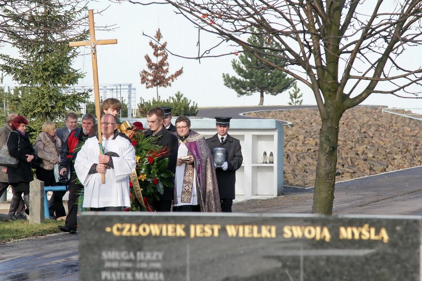 Kraków: pogrzeb kobiet, które przekazały swe ciała do badań [ZDJĘCIA]