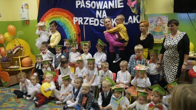 Pasowanie na przedszkolaka w Tęczowym Przedszkolu w Poddębicach