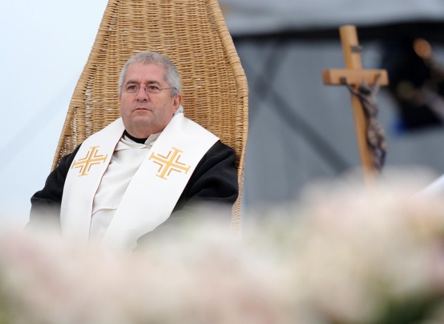 Dominikanin o. Jan Góra przywiózł relikwie krwi papieża z Krakowa