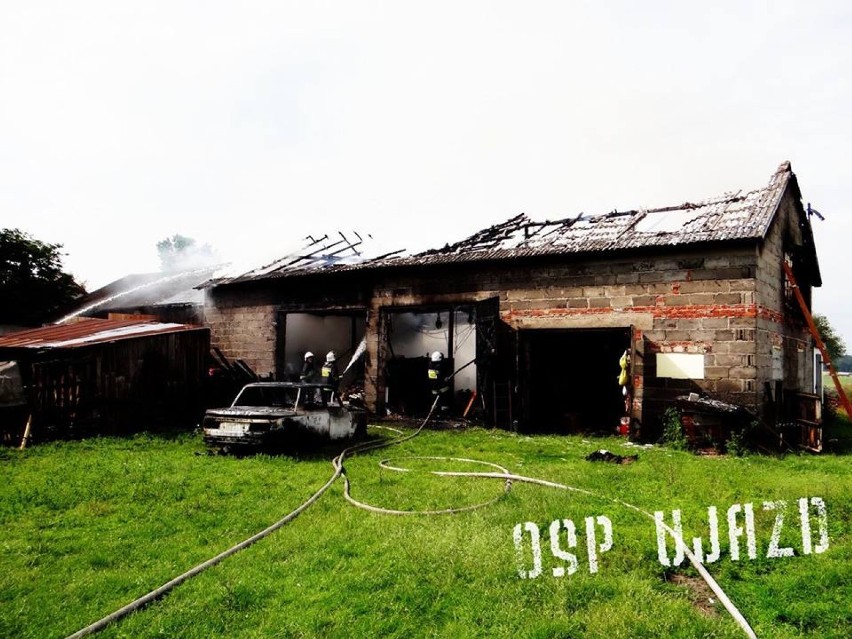 Pożar stodoły od uderzenia pioruna