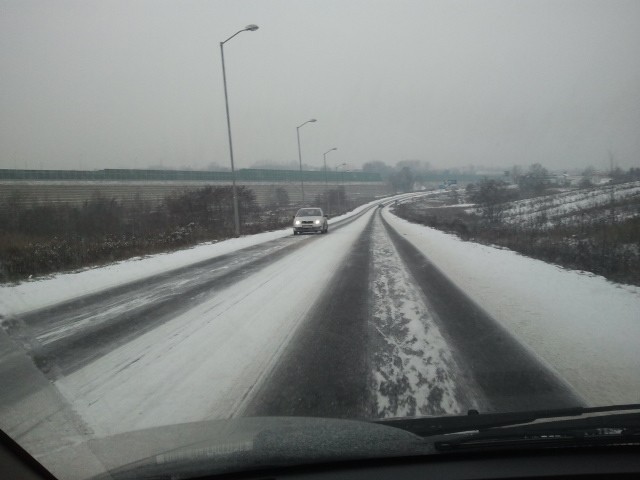 Śnieżnie na DK 11 i autostradzie A1 w Piekarach Śląskich [ZDJĘCIA INTERNAUTY]