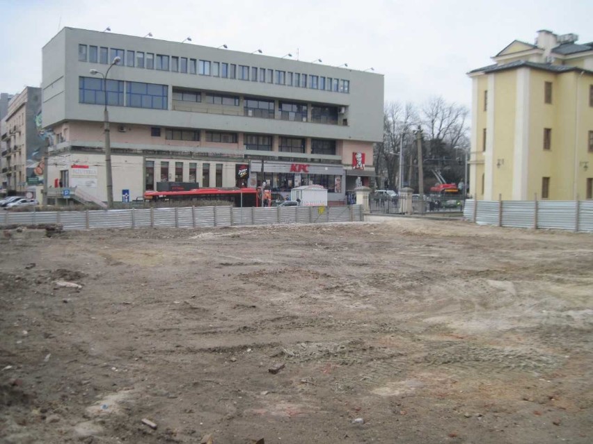 Sklep LSS „Koziołek” przy ul. Lipowej rozebrano, a pusty plac po nim straszy nadal