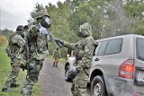 Opolscy logistycy zaatakowani bronią chemiczną. Ćwiczenia na poligonie wojskowym w Winowie 