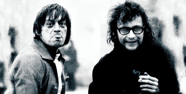 Ryszard Cieślak (po lewej) na zdjęciu z Jerzym Grotowskim. Znając poczucie humoru aktora, pewnie taką miną skomentowałby zamieszanie wokół premiery