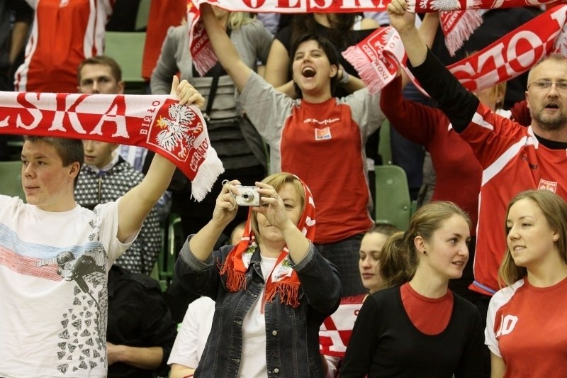 Euro 2012: Kask piwny i inne oryginalne gadżety dla kibiców   