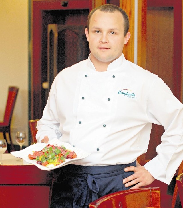 Marcin Szymański, szef kuchni restauracji  T&T poleca kolorowe sałatki, znakomite na wiosnę i lato