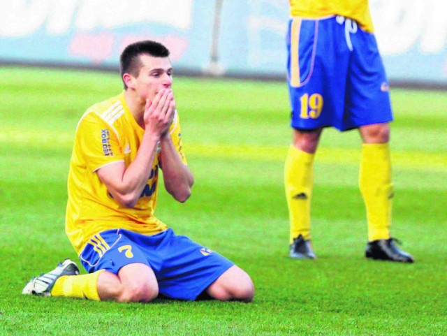 Piotr Tomasik i jego koledzy z Arki nie byli zadowoleni po ostatnim ligowym meczu