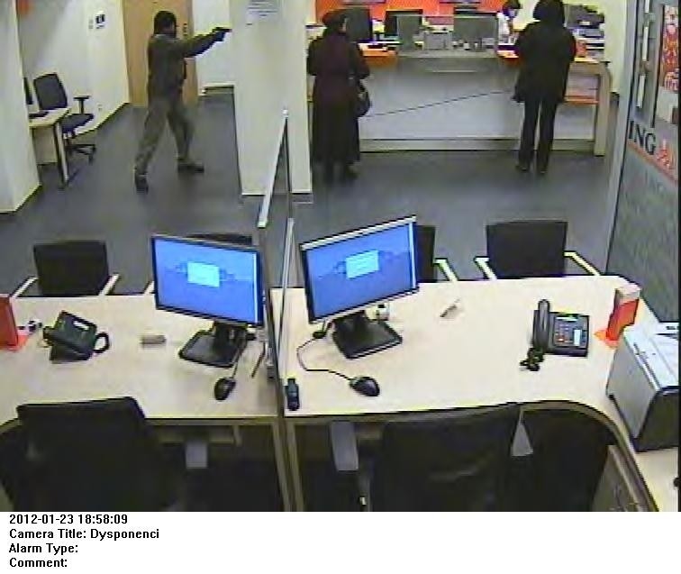 Kraków: kto widział sprawców napadu na bank? [ZDJĘCIA, VIDEO]