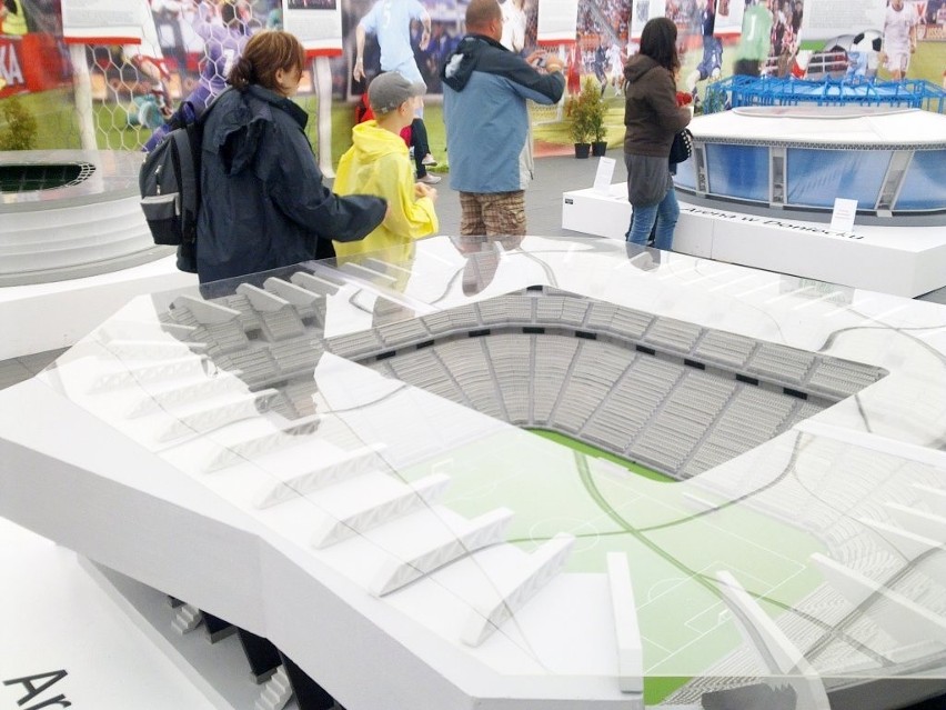 Osiem stadionów Euro 2012 zaprezentowanych zostanie w Łodzi.