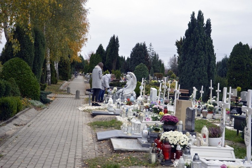 Msza na cmentarzu przy Akacjowej w Głogowie - godz. 10