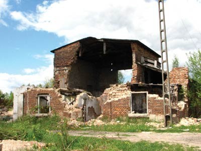 Nowe schronisko ma powstać w szczerym polu w sąsiedztwie ruin starej cegielni. Wybudowane zostanie za znajdującym się za cegielnią stawem