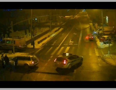 Przerażające potrącenie w Gliwicach: Kobieta wbiegła prosto pod maskę [WIDEO]