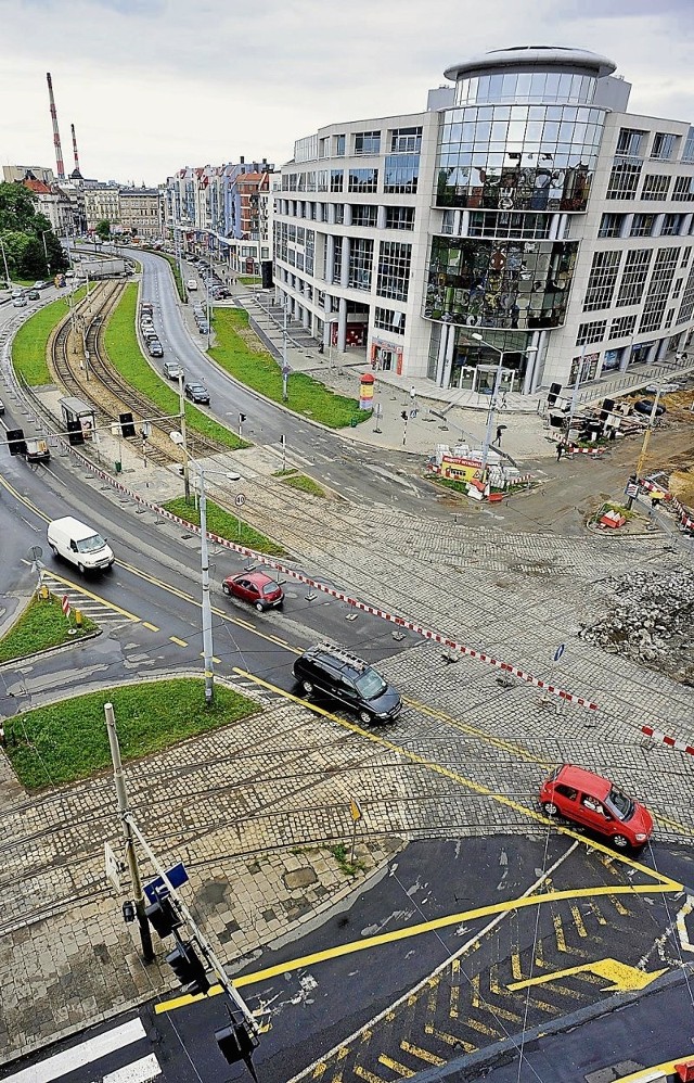 Przez Bema jedziemy tylko jezdnią bliżej mostu Piaskowego