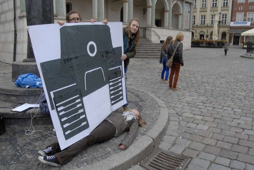 Poznań: Upamiętnili rocznicę masakry na placu Tiananmen w Pekinie [ZDJĘCIA]