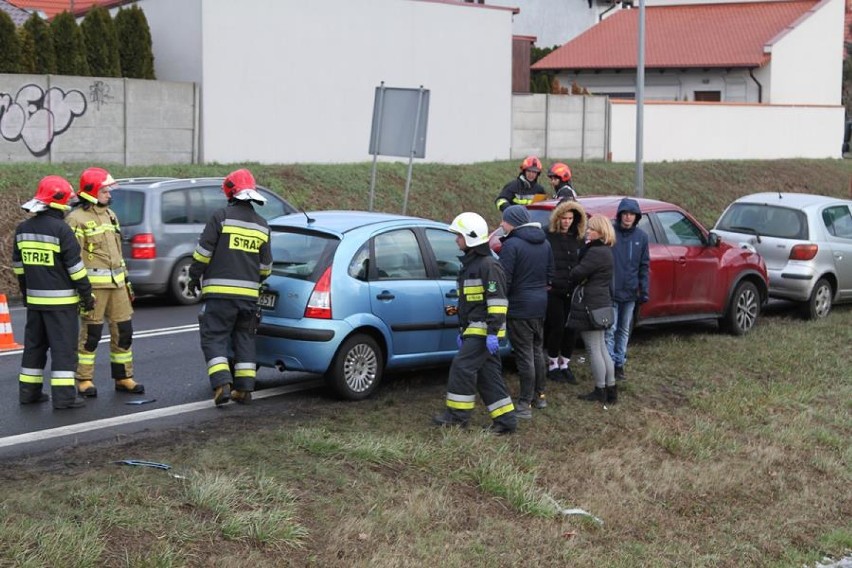 Niebezpieczne zdarzenie drogowe w Wolsztynie na DK - 32