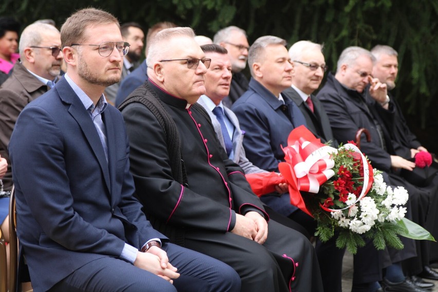 W Koninie upamiętnili ofiary zbrodni katyńskiej. Od tych tragicznych wydarzeń minęły już 84 lata 