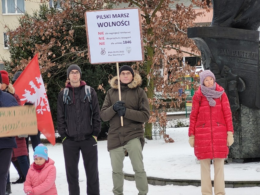 Pilski Marsz Wolności przeciwko przymusowym szczepieniom i segregacji sanitarnej