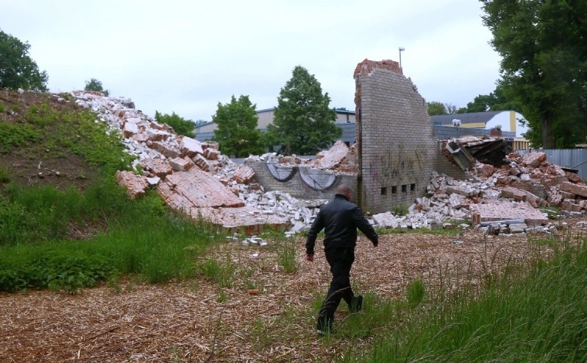 Wrocław. Ruszyło wyburzanie dawnego basenu na Stadionie Olimpijskim